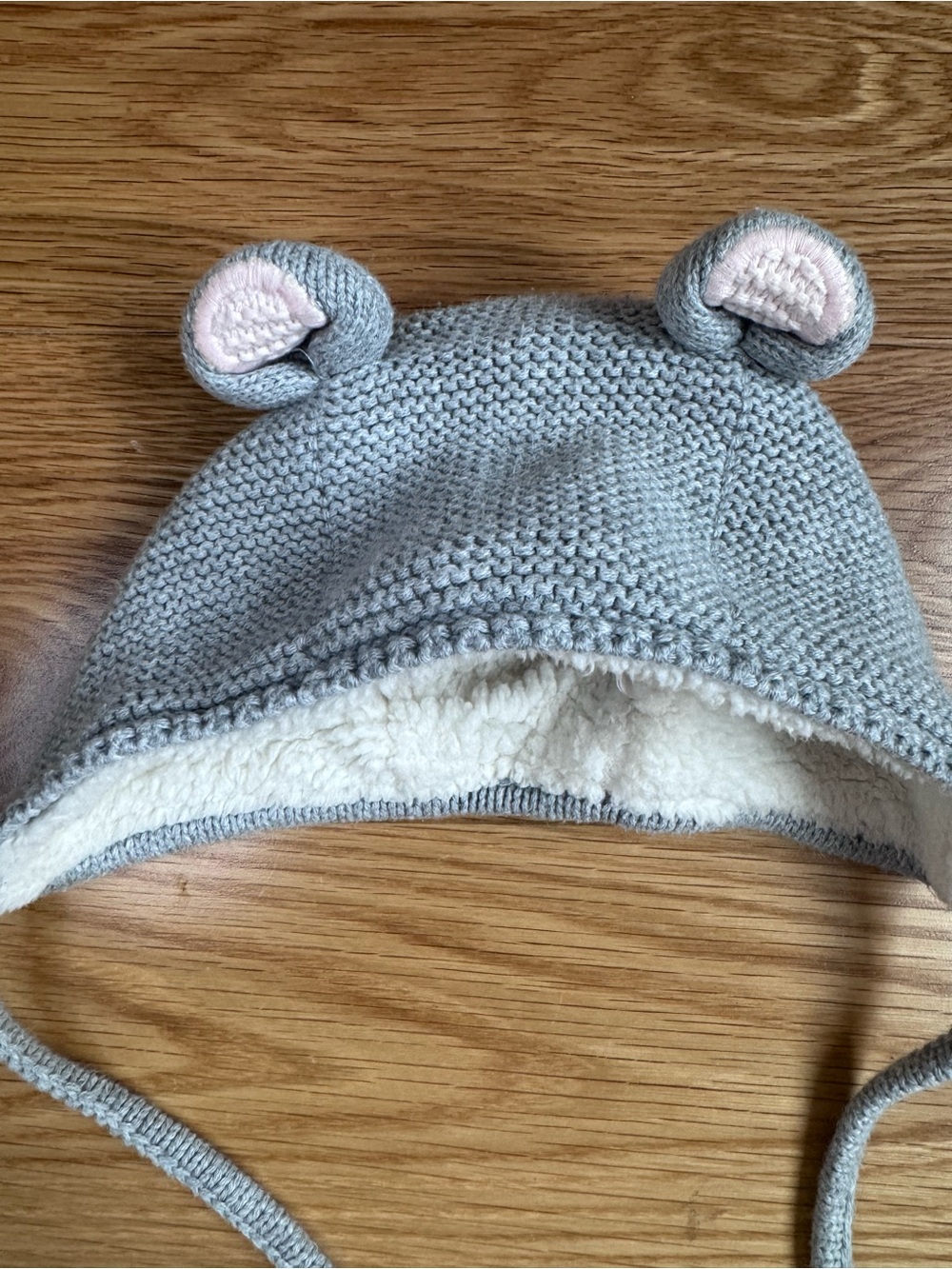 Hanna Andersson Light Gray Knit Bear-Ear Hat with Cream Sherpa Lining - Picture 2 of 4